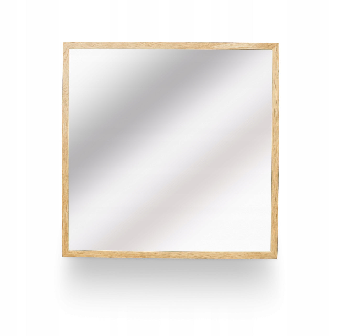 Kvadratisk speil i naturlig eikeramme – et stilrent vegghengt speil på 60x60 cm, perfekt for moderne skandinavisk interiør. Laget av slitesterk eik og speilglass fra AGC Glass Europe for et tidløst og holdbart design.