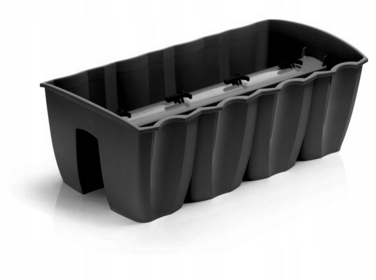 Balkongkasse med feste 58x28x20 cm i antrasitt plast, inkludert 5L drenerings kuler – slitesterk og værbestandig blomsterkasse for rekkverk.