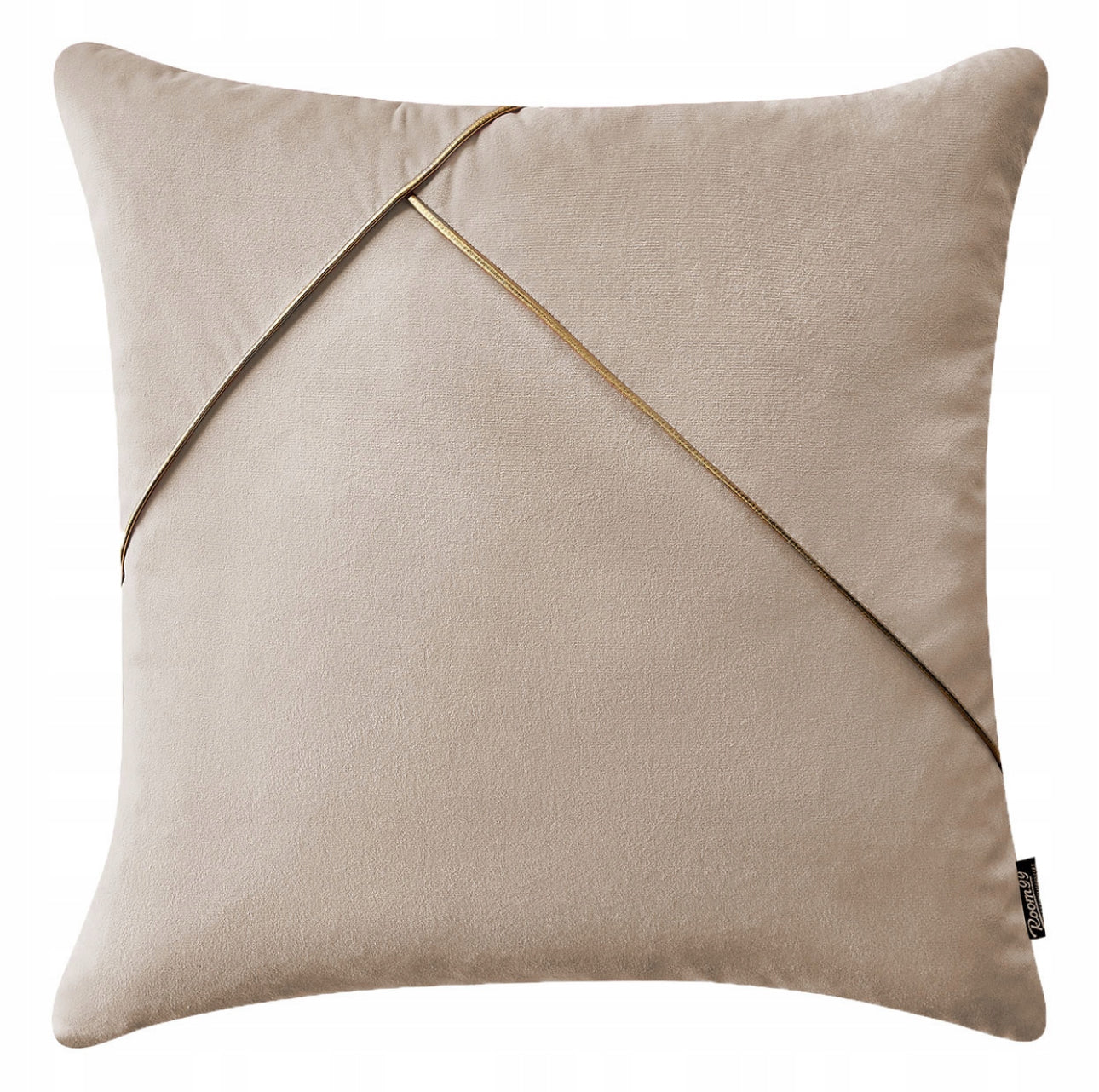 Beige velurpute med elegant diagonal gullstripe, glam interiør