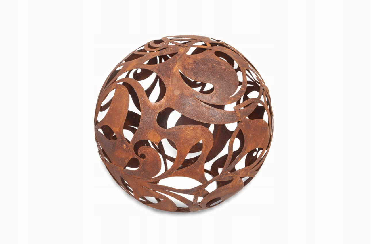 Rund hagekule i rustikk cortenstål med kunstneriske utskjæringer