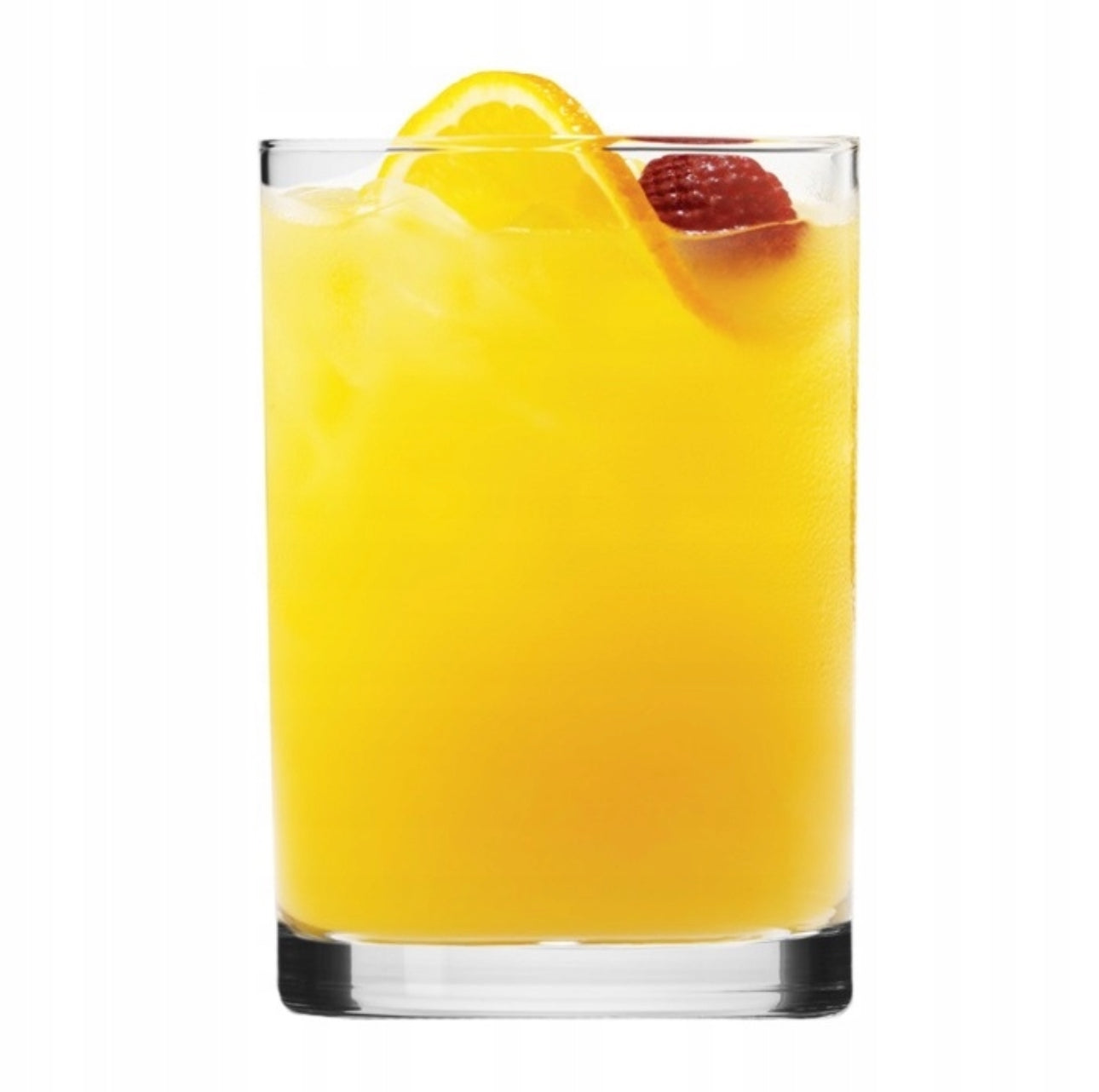 Ett klart drikkeglass med fersk appelsinjuice, isbiter og appelsinskive