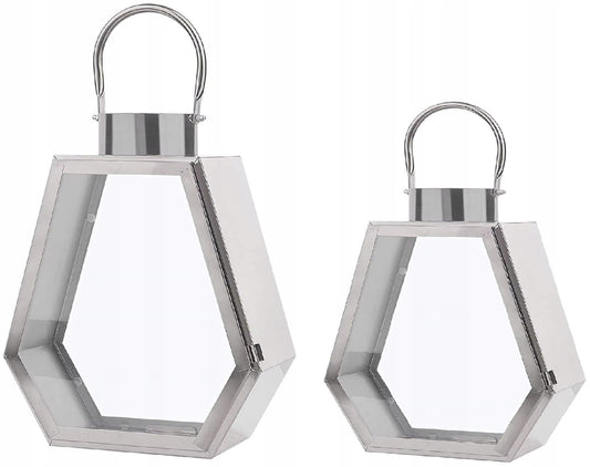 To sølvfargede lykter i stål og glass med moderne sekskantet design