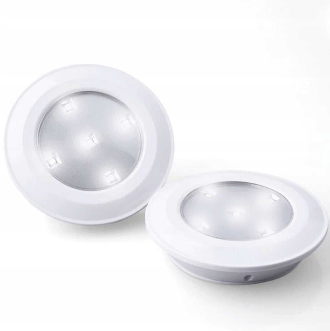 To hvite LED-lamper med blank front og fem pærer, egnet for skap- og møbelbelysning