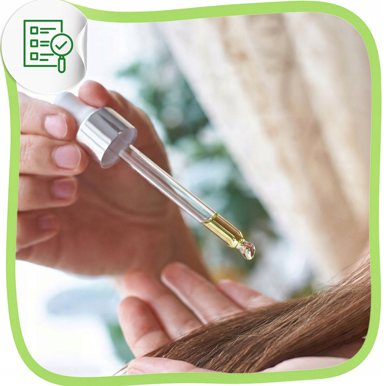 Hånd drypper flytende keratin på håret med pipette i naturlig baderomsmiljø