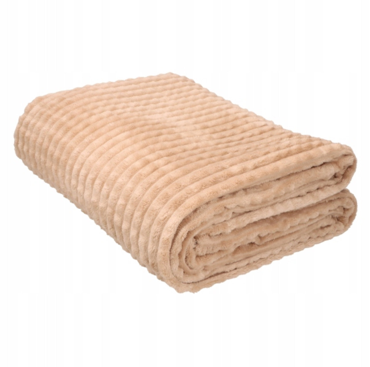 Beige mikrofiberpledd brettet sammen på hvit bakgrunn