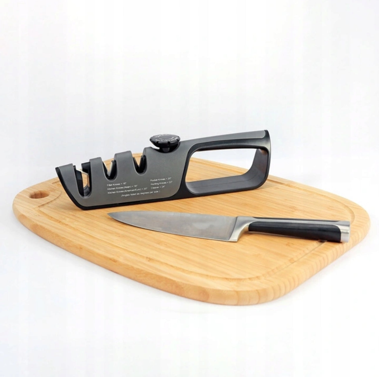 Justerbar knivsliper i ergonomisk design, svart farge, med wolframstål og keramiske slipehjul. Passer til kniver i størrelser fra filétkniver til kjøkkenkniver. Perfekt for presis og sikker sliping.