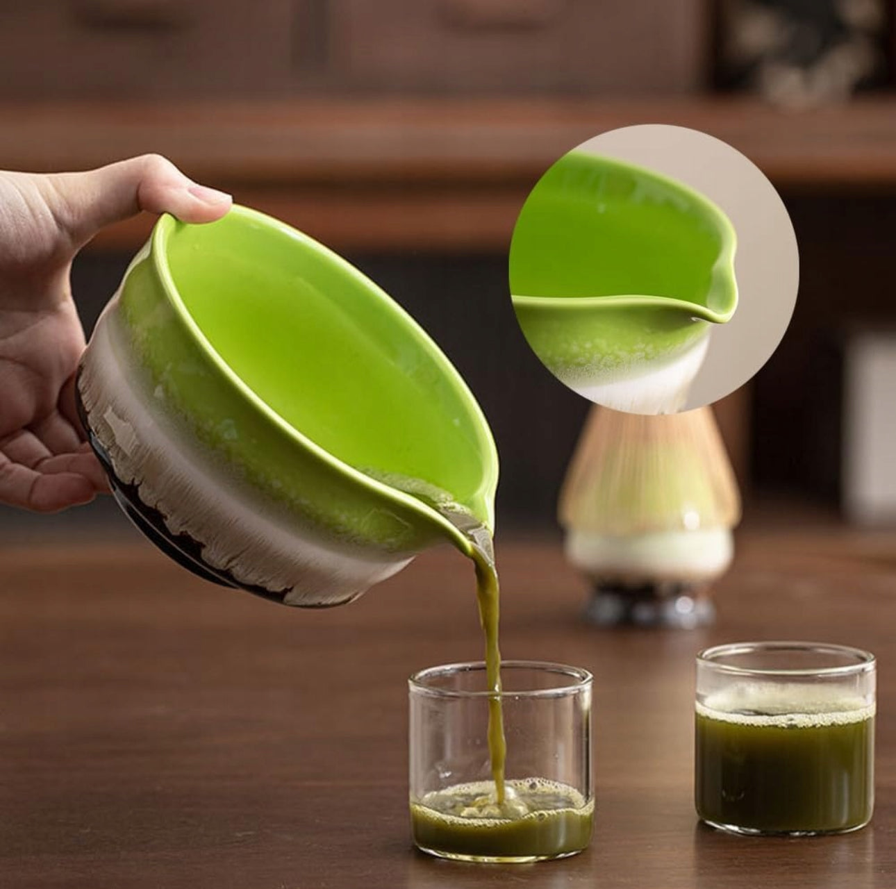 Seksdelers matcha te sett med bolle, visp, skje og håndkle i japansk stil