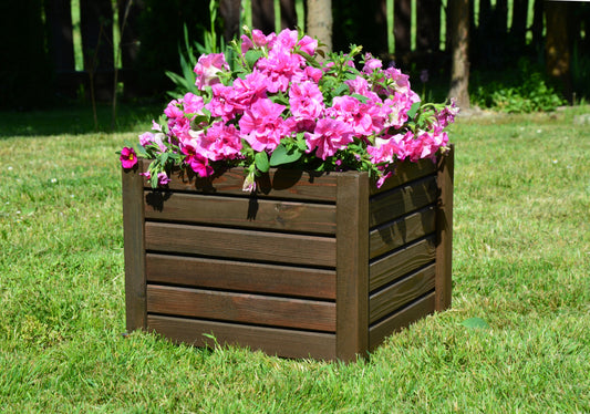 Stor plantekasse i tre, mørk brun (38x38x30 cm), laget av impregnert treverk for lang holdbarhet. Perfekt for blomster, busker og grønnsaker. Værbestandig med naturlig tremønster.