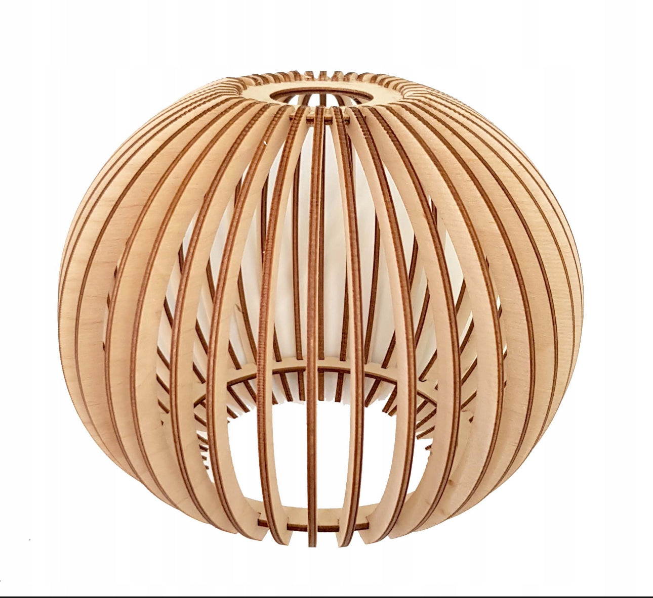 Moderne pendellampe i naturlig tre med tre skjermer, diameter 23 cm og høyde 17 cm per skjerm, regulerbar oppheng opptil 100 cm, svart takfeste – E27 sokkel, uten lyspærer.