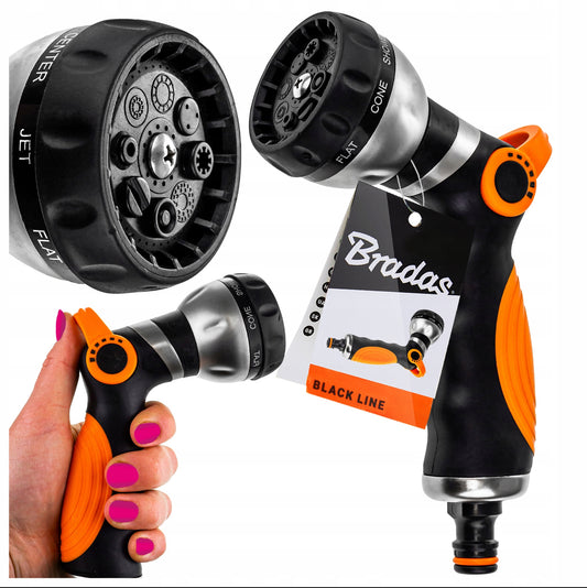Bradas vannsprøytepistol i sort og oransje, laget i slitesterkt metall og plast, 8 sprayfunksjoner – passer standard hageslange, ergonomisk grep, ca. 15 cm lang
