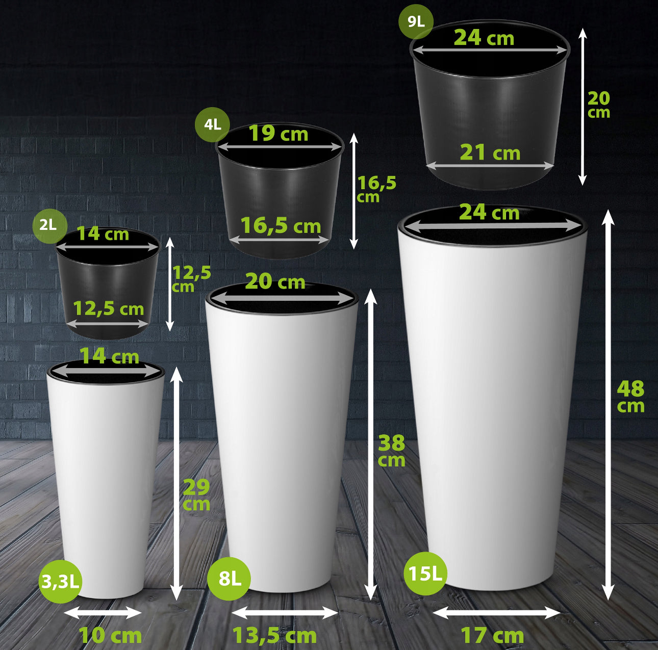 Sett med 3 hvite blomsterpotter i høyglans plast med svarte innerpotter – størrelser 3,3L (29cm), 8L (38cm) og 15L (48cm) – slitesterke og værbestandige for innendørs og utendørs bruk.