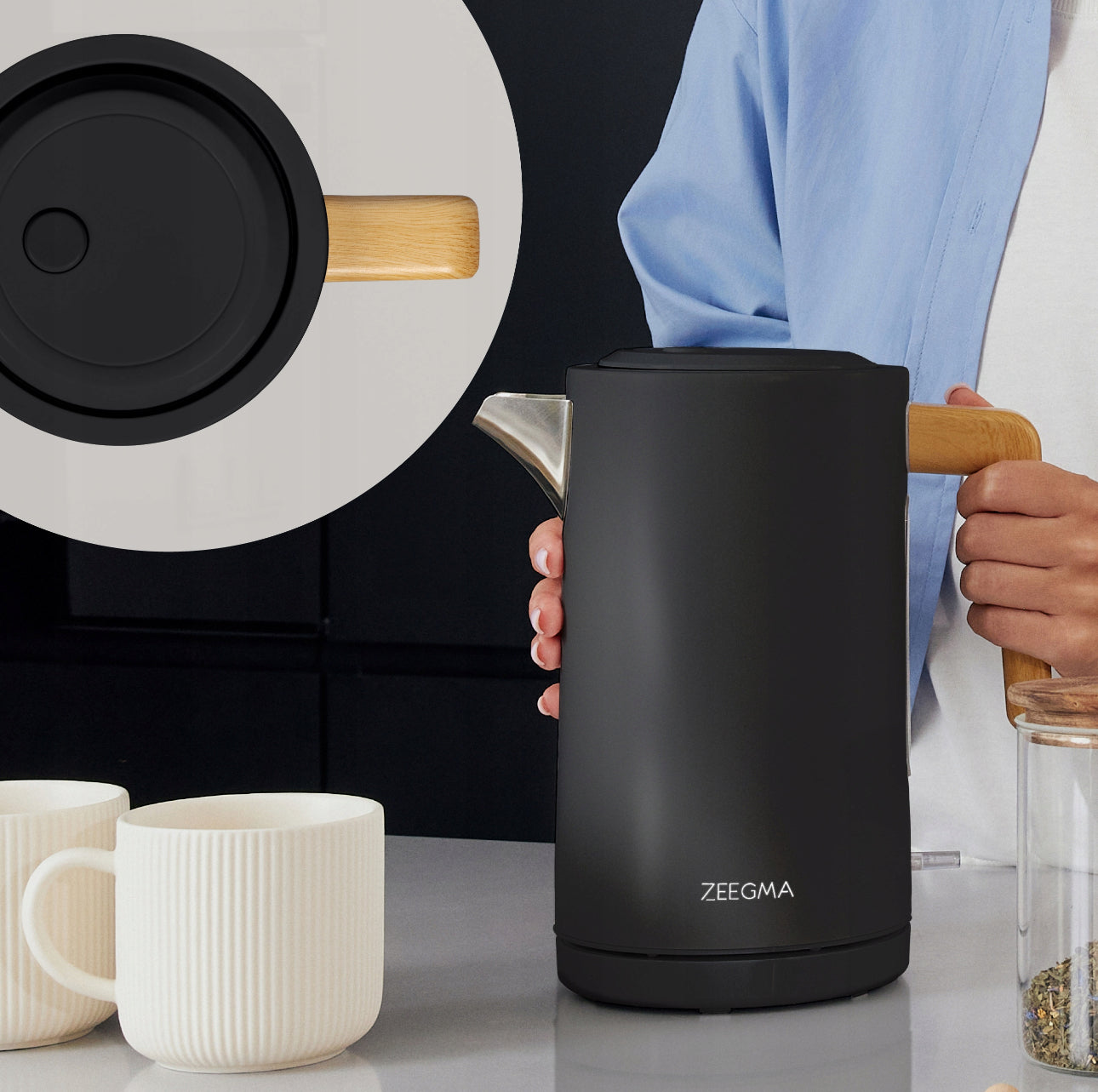 Elektrisk vannkoker 1,7L i mattsvart design med trehåndtak, laget av BPA-fri plast og rustfritt stål, 2200W for rask oppvarming – moderne og stilren.