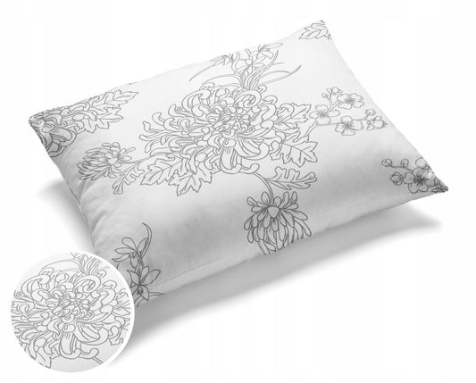 Hvitt putetrekk 50x70 cm i mikrofiber med grått blomster­mønster, elegant og slitesterkt design