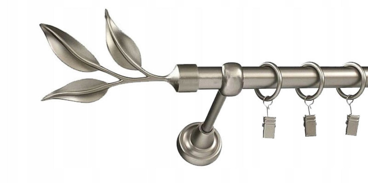 Gardinstang i satin sølvfinish, 19 mm diameter, lengde 350 cm, metallmateriale, med dekorative bladdekorasjoner og stillegående teflonringer for jevn bevegelse. Ideell for tunge gardiner og moderne interiør.