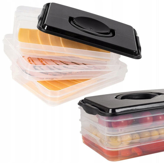 Stablebar plastboks med sort lokk og skiver av ost og pålegg i separate lag