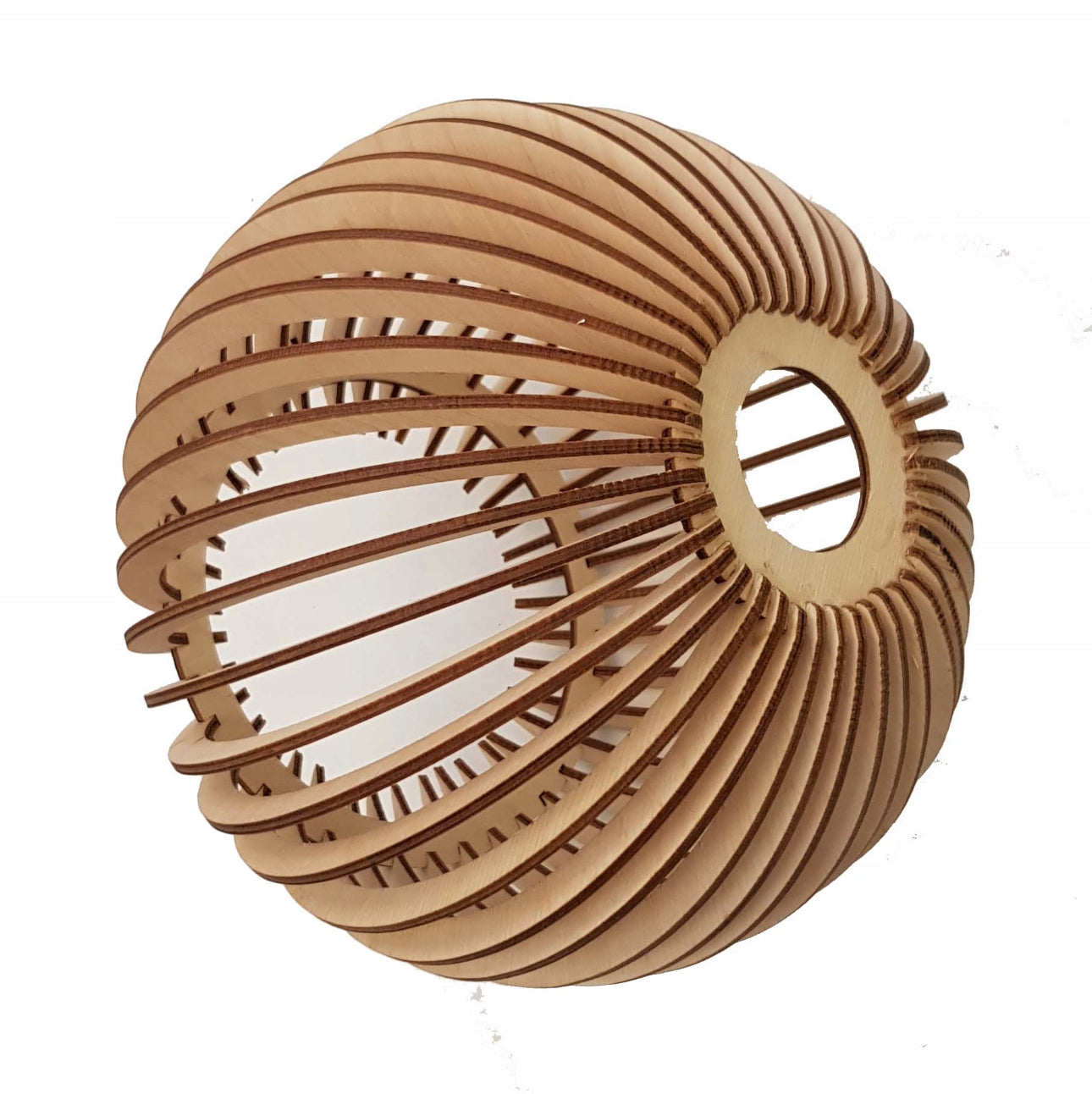 Moderne pendellampe i naturlig tre med tre skjermer, diameter 23 cm og høyde 17 cm per skjerm, regulerbar oppheng opptil 100 cm, svart takfeste – E27 sokkel, uten lyspærer.