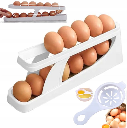 Hvitt plaststativ med egg i to etasjer, vist på kjøkkenbenk
