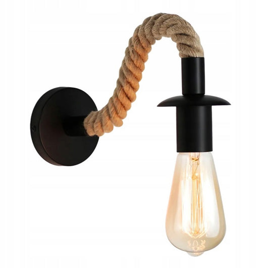 Industriell vegglampe i sort metall med jutetau – 28 cm dybde og 15 cm høyde – E27 sokkel, passer vintage og boho interiør.