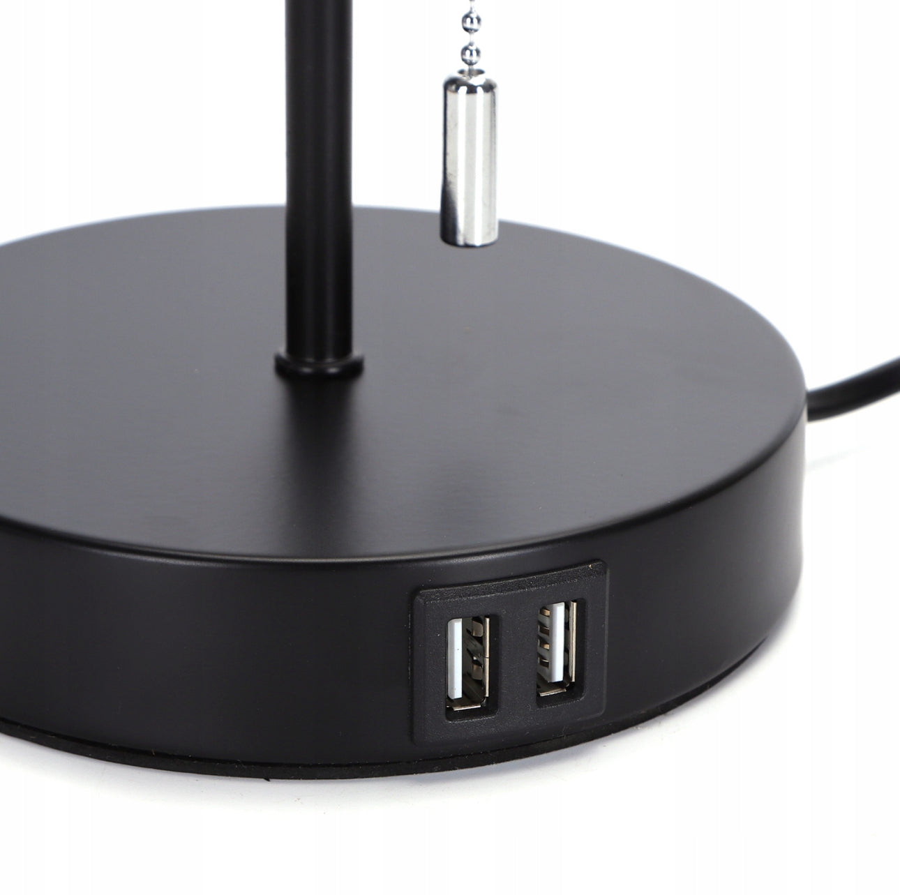 Moderne bordlampe i sort med grå tekstilskjerm, 38,5 cm høy, metallbase og to USB-porter for lading – perfekt som nattbordslampe eller skrivebordslampe.