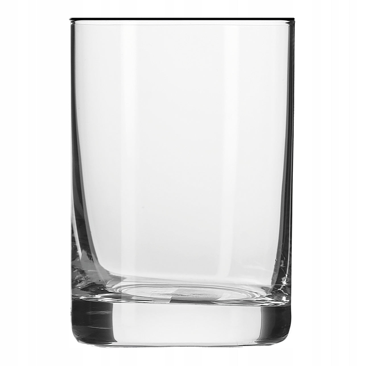 Tomt klassisk shotglass i klart glass på hvit bakgrunn