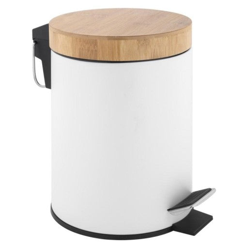 Miljøvennlig avfallsbøtte med bambuslokk og praktisk pedal - minimalistisk baderomsdesign.
