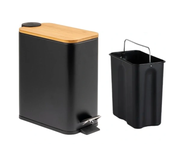 AVFALLSBEHOLDER TIL BAD MED 6L KAPASITET OG BAMBUS LOKK - STILIG OG FUNKSJONELL AVFALLSBEHOLDER TIL DITT BAD 28,5 x 28,5 x 14,5CM