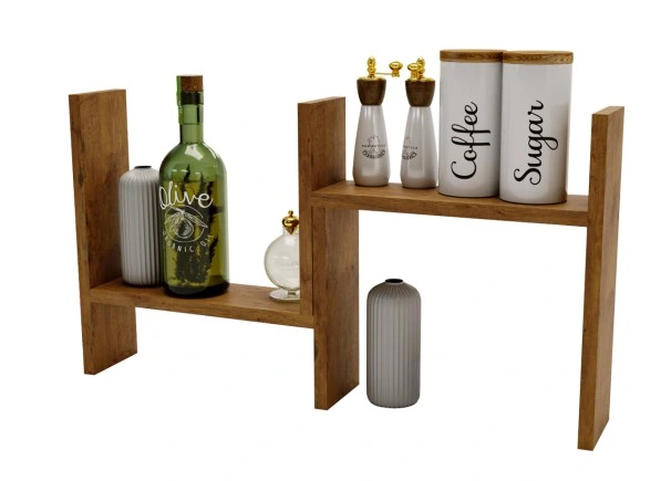 Justerbar kjøkkenhylle i Lancelot-design, laget av premium 18 mm laminert tre i naturlig trefarge. Størrelse: Høyde 44 cm, bredde 40-74 cm, dybde 12 cm. Perfekt til kjøkkenoppbevaring av krydder, flasker og småartikler.